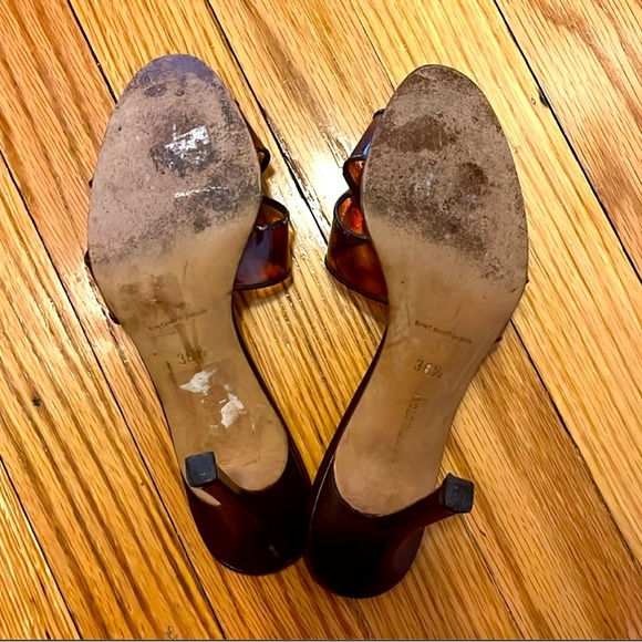 Manolo Blahnik Tortoise Shell PVC/ Patent Leather Heels . 36 1/2. - Picture 2 of 3